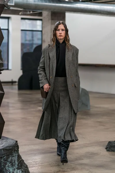 Look 8